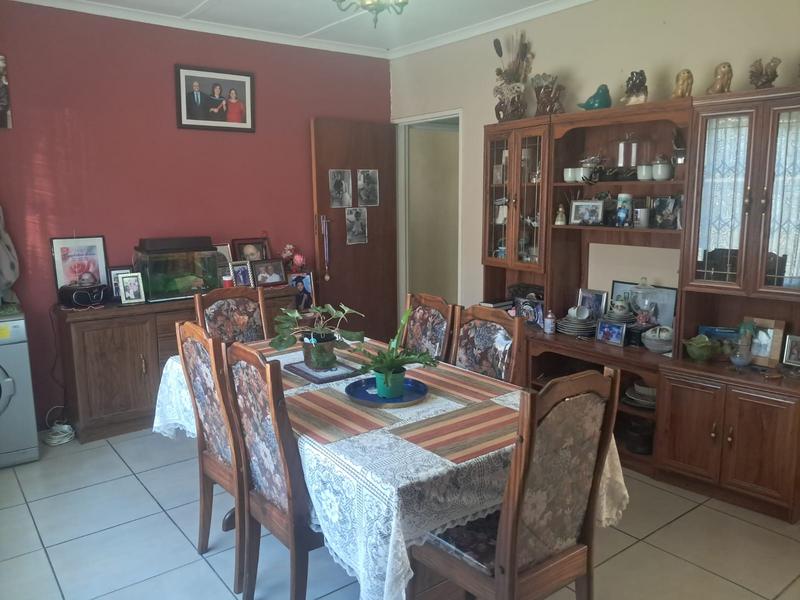 4 Bedroom Property for Sale in Avondale Western Cape